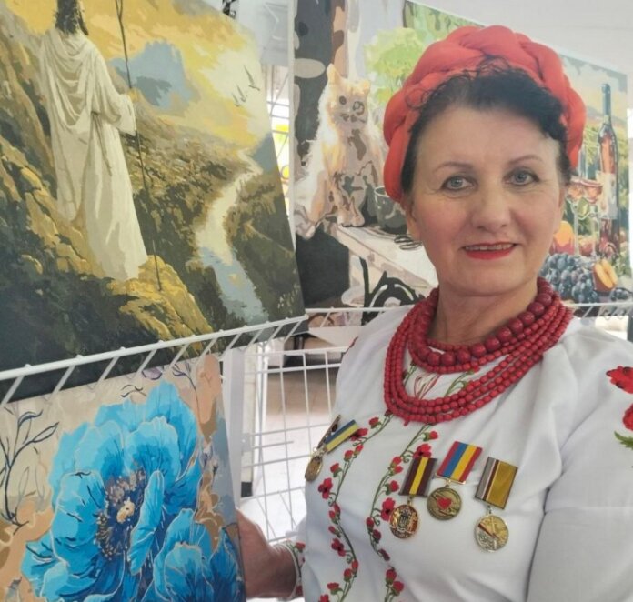 ЕКСКЛЮЗИВ
                                Тепло у кожній пасці: як дніпрянка передає атмосферу Великодня на фронт