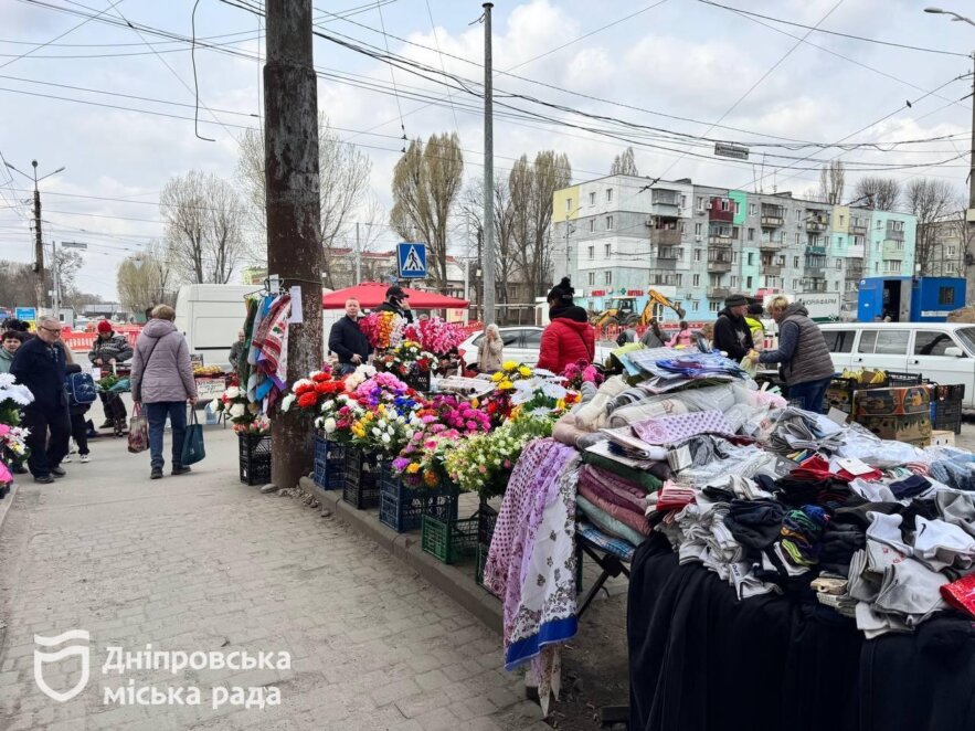 ОФІЦІЙНО                У Дніпрі нагадали про штрафи за незаконну торгівлю ритуальною продукцією