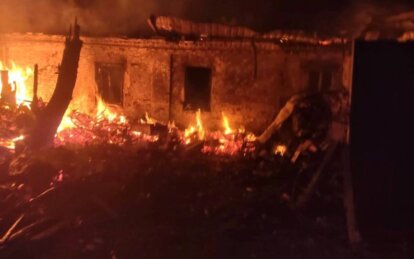 Родина журналістів з Дніпропетровщини втратила будинок через удар ворожого дрона