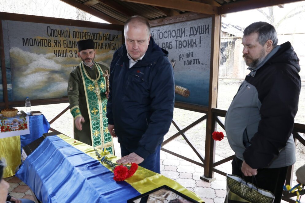 У Нікополі провели в останню путь солдата