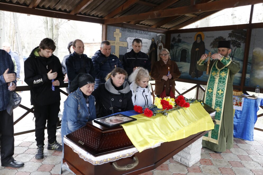 У Нікополі провели в останню путь солдата