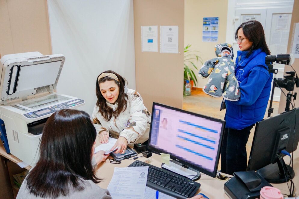 Пологи під обстрілами: як гуманітарна місія «Проліска» допомогла молодій мамі з Дніпропетровщини