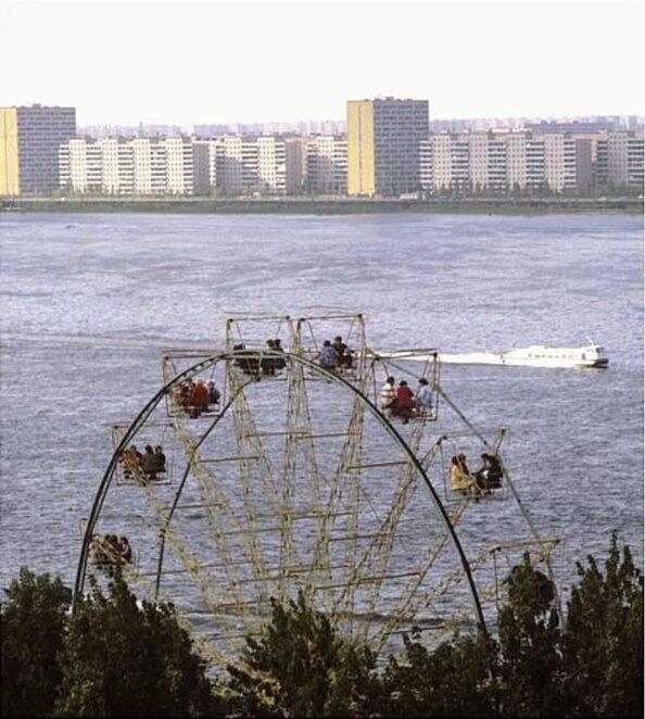 Скоро відзначить 100-річний ювілей: як змінювалось колесо огляду на Монастирському острові у Дніпрі