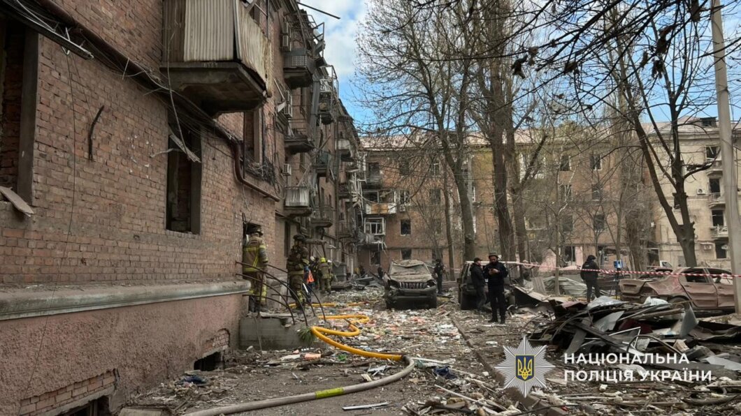 Двоє загиблих і 21 поранений: у поліції показали страшні наслідки атаки на Дніпро