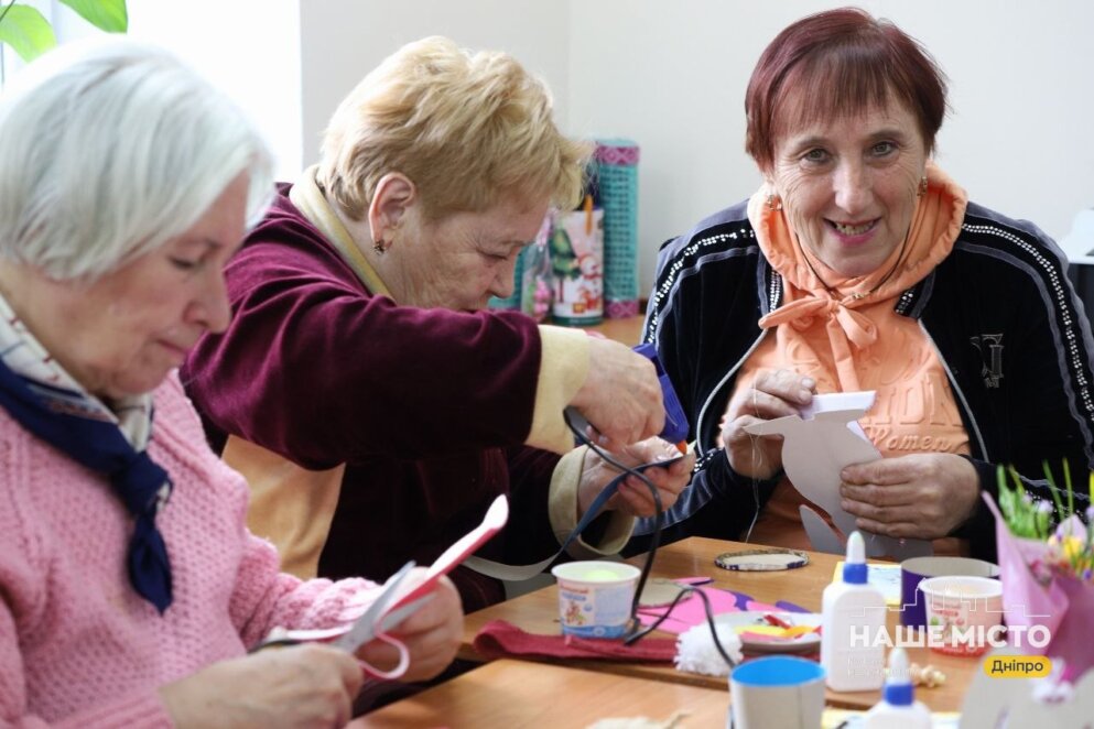 ЕКСКЛЮЗИВ
                                Великодня творчість у Дніпрі: як підопічні терцентру робили кроликів і крашанки
