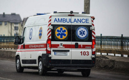 На Дніпропетровщині жінка народила п’яту дитину у кареті швидкої