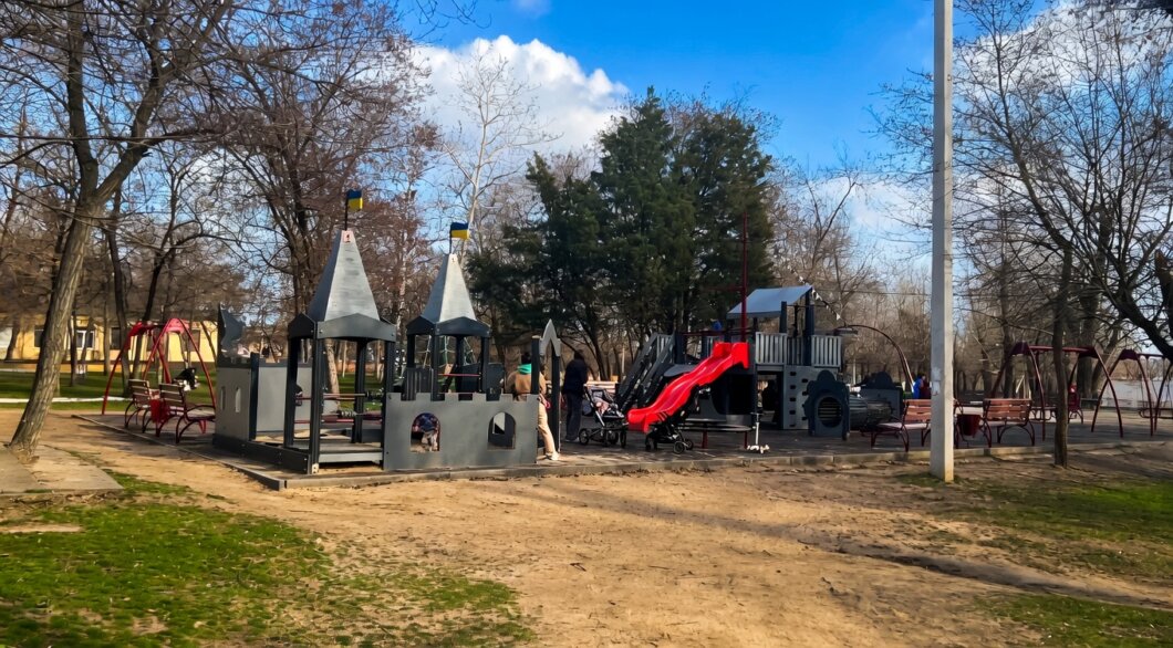 ЕКСКЛЮЗИВ
                                Придніпровськ: за що мешканці люблять свій житловий масив та які проблеми їх турбують