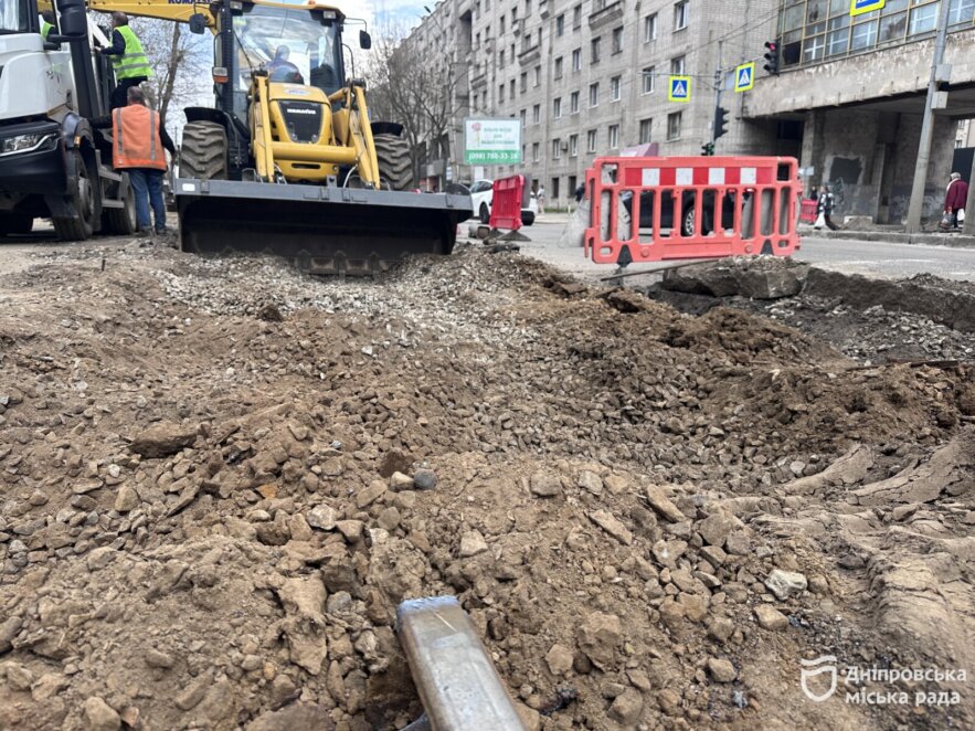 ОФІЦІЙНО                У Дніпрі оновлюють трамвайну колію на маршруті № 1