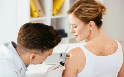 Як самостійно перевірити шкіру на меланому