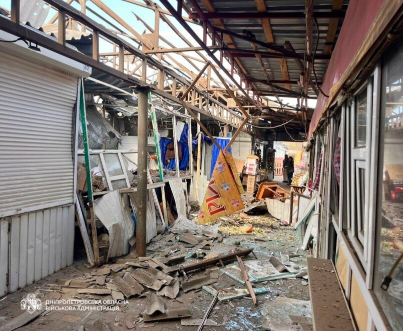 5 людей загинули, 19 дістали поранень: війська рф завдали удару по Нікополю