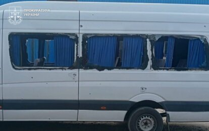 Окупанти вдруге за день вдарили дроном по рейсовому автобусу на Нікопольщині: є поранені