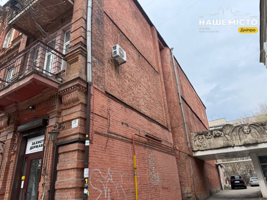 ЕКСКЛЮЗИВ
                                Містичний будинок на Вернадського: легенда про кохання і зраду