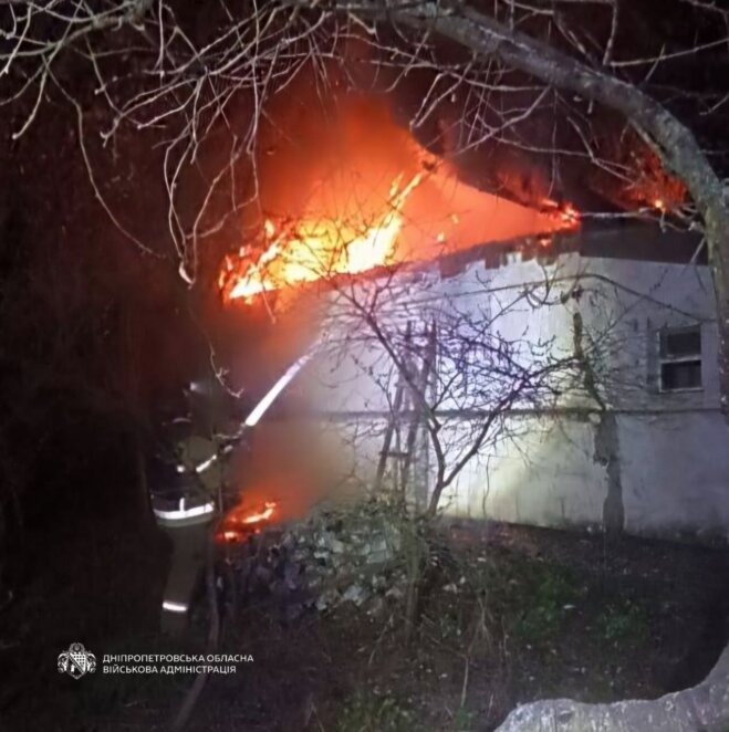 Армія рф атакувала два райони Дніпропетровської області: виникли пожежі