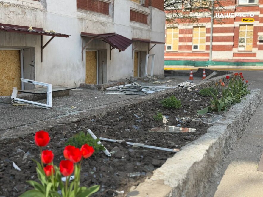 Три доби розбирають завали: шахедна атака пошкодила 7 корпусів Дніпровської політехніки