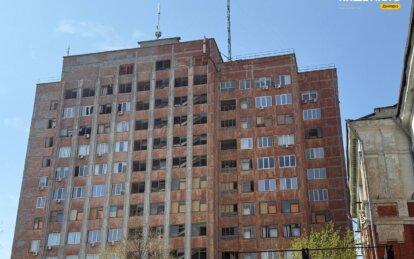 Три доби розбирають завали: шахедна атака пошкодила 7 корпусів Дніпровської політехніки