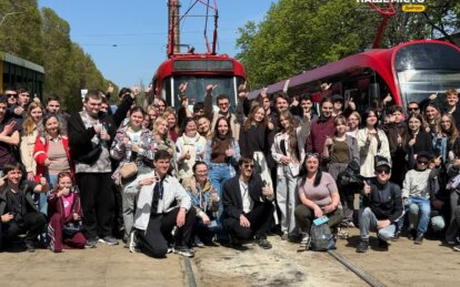 Панорамний трамвай і залаштунки транспорту: у Дніпрі провели унікальну екскурсію
