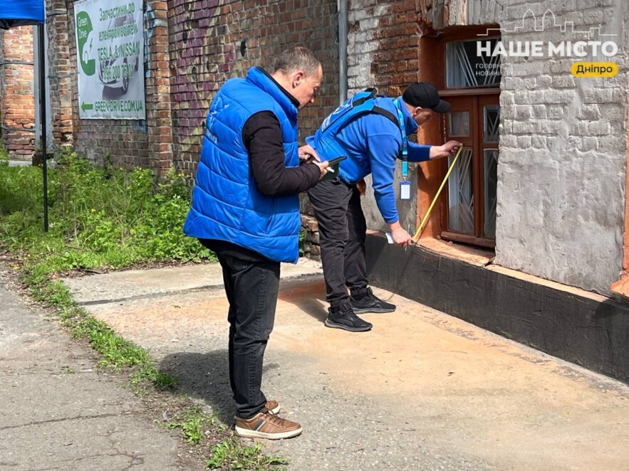 Не торкайтесь уламків дронів: поліція Дніпра закликає бути обережними після атаки 22 квітня