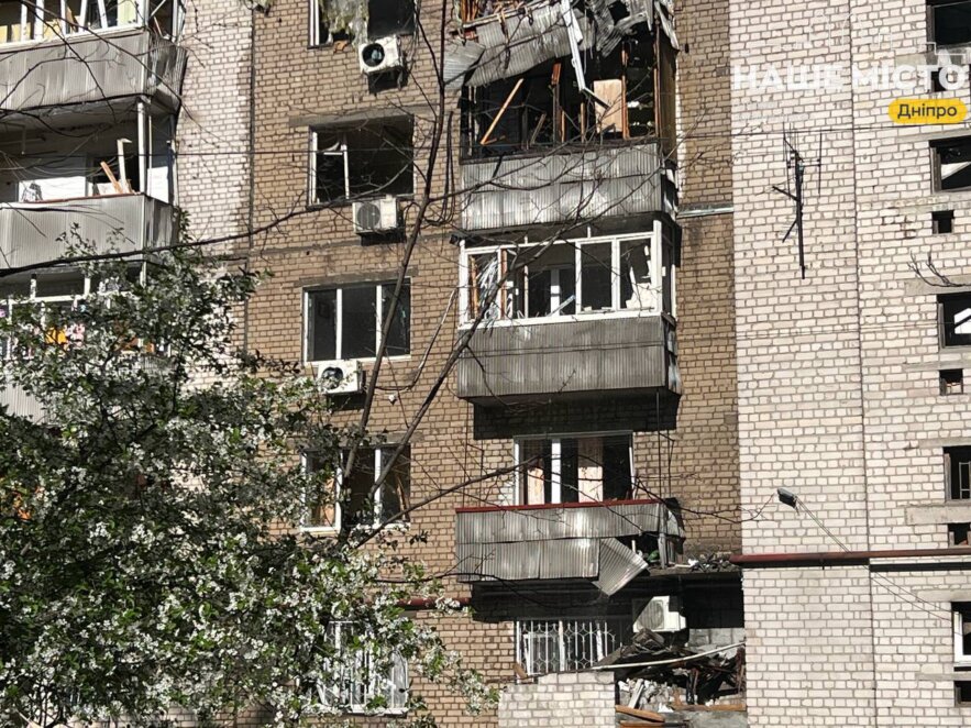 ЕКСКЛЮЗИВ
                                Дружина загинула, квартири більше немає: дніпрянин дивом вижив, переживши пряме влучання шахеда