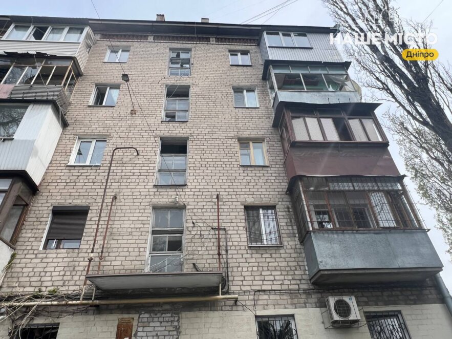 ЕКСКЛЮЗИВ
                                Зруйновані магазини, вибиті вікна, згорілі авто: що відбувається на місці ще одного прильоту шахеда у Дніпрі