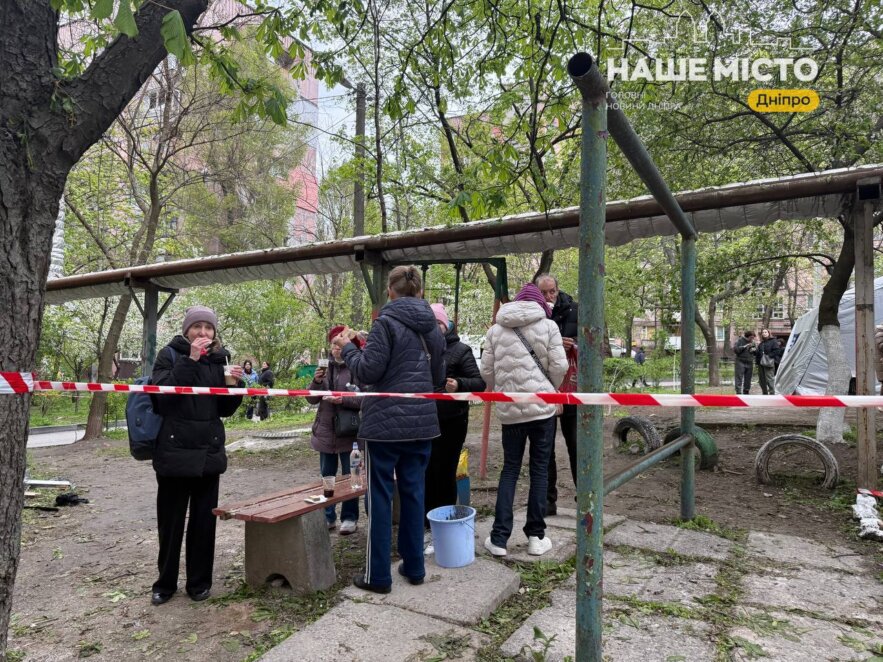 Вибух був такої сили, що під’їзд пробило наскрізь: як Дніпро оговтується від масованої атаки 23 квітня - Наше Місто