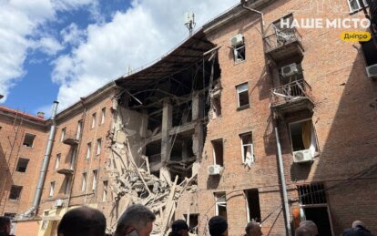 Росіяни знову вдарили по Дніпру: пошкоджено житловий будинок, семеро поранених