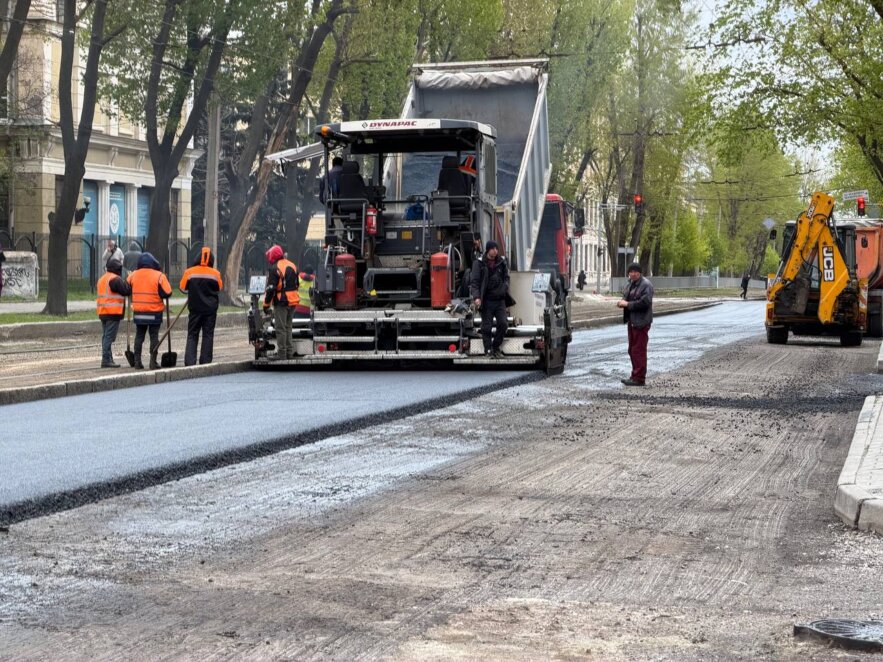 ОФІЦІЙНО                У Дніпрі ремонтують проспект Науки: 6 тисяч квадратних метрів нового покриття