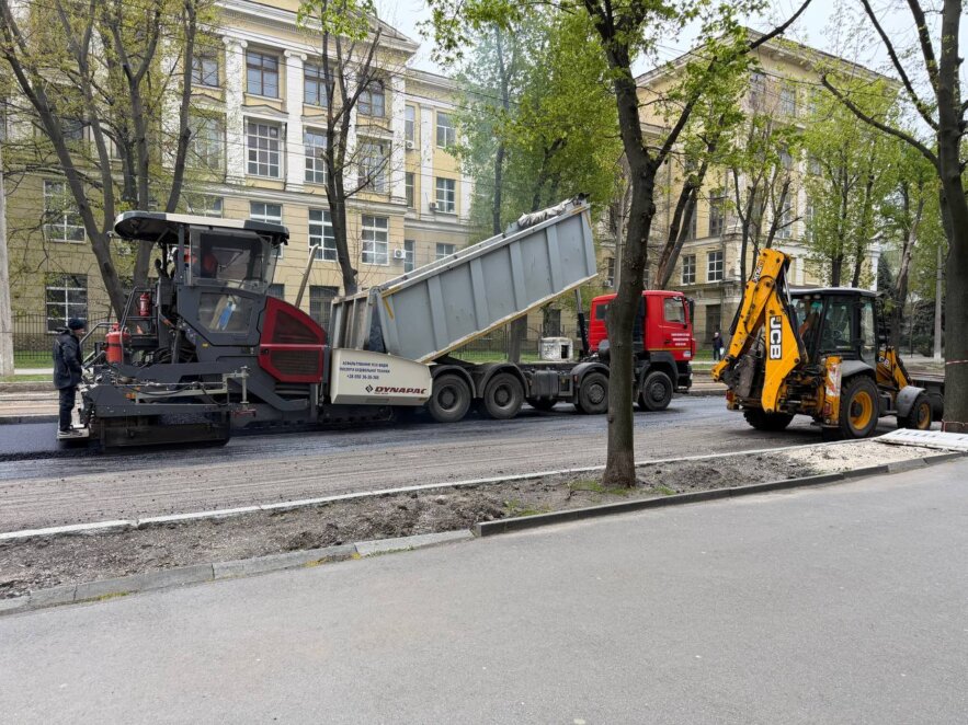 ОФІЦІЙНО                У Дніпрі ремонтують проспект Науки: 6 тисяч квадратних метрів нового покриття