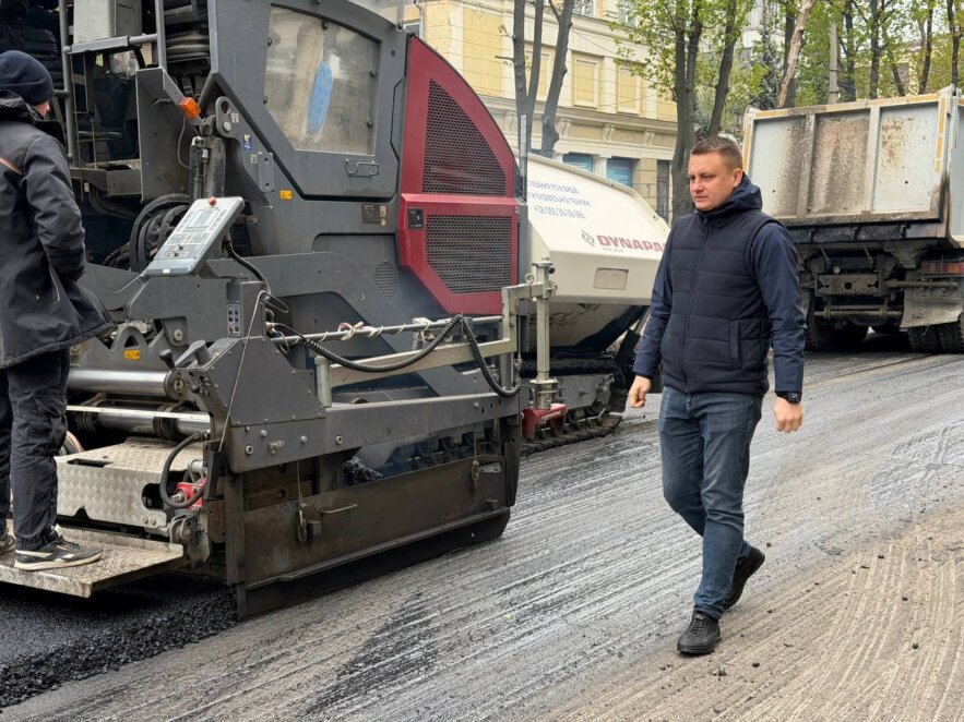 ОФІЦІЙНО                У Дніпрі ремонтують проспект Науки: 6 тисяч квадратних метрів нового покриття
