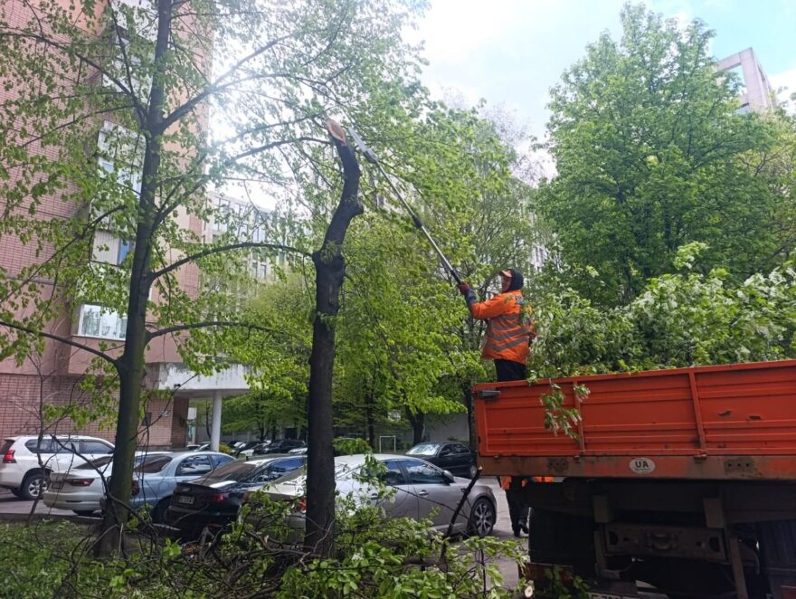 ЕКСКЛЮЗИВ
ОФІЦІЙНО                У Дніпрі увесь день ліквідують наслідки буревію