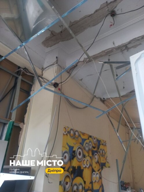 ЕКСКЛЮЗИВ
                                Власниця зоомагазину — про ракетний удар по будинку у Дніпрі: “Я по камерах бачила, як летить скло”