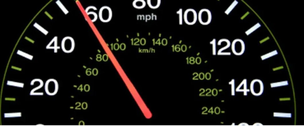 «Золота» каністра і тролейбус замість авто: як Дніпро адаптується до умов світової паливної кризи