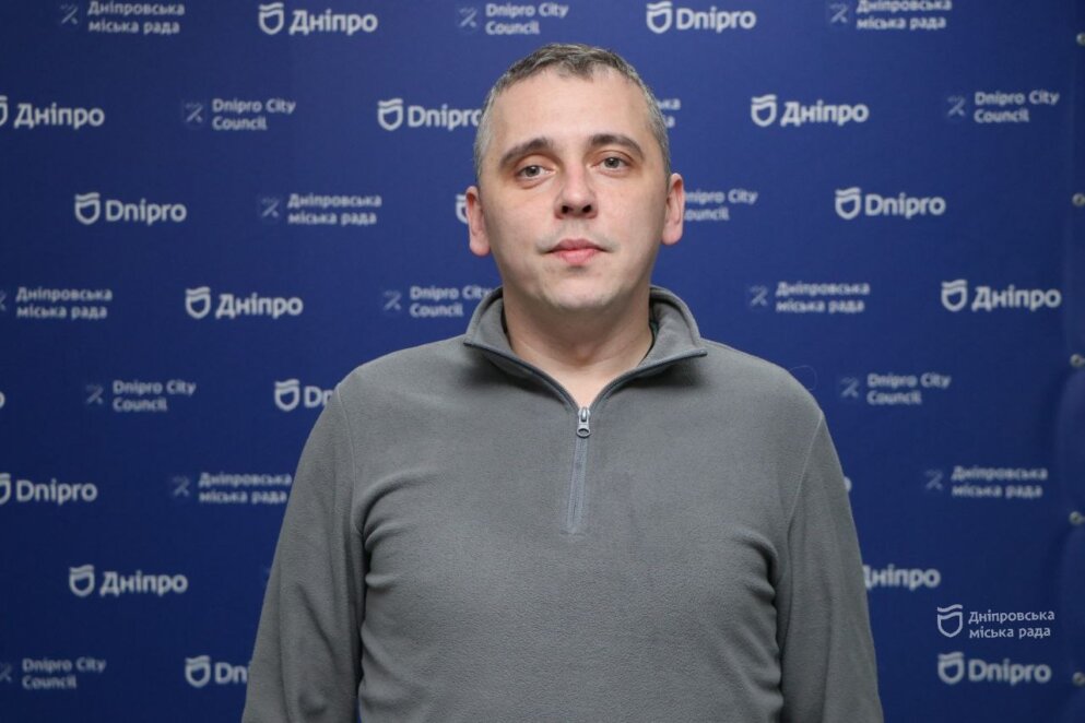 «Золота» каністра і тролейбус замість авто: як Дніпро адаптується до умов світової паливної кризи