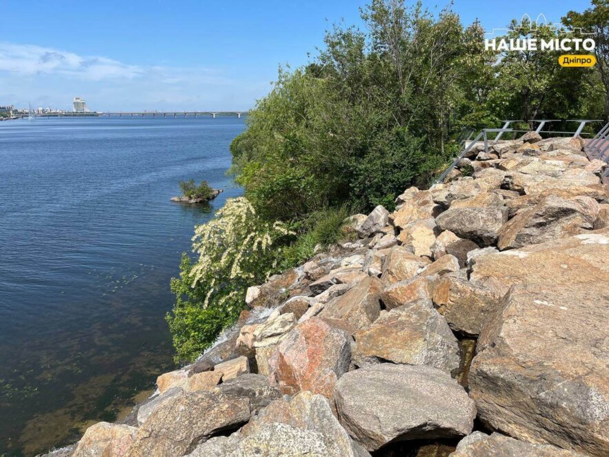 ЕКСКЛЮЗИВ
                                Єдиний штучний водоспад в Україні: у Дніпрі відновив роботу «Поріг Ревучий» на Монастирському острові