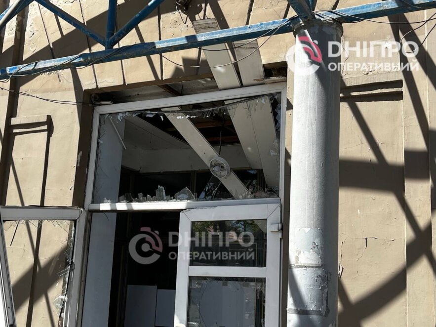Ракетний удар по гуртожитку в Дніпрі: який вигляд має будівля через добу