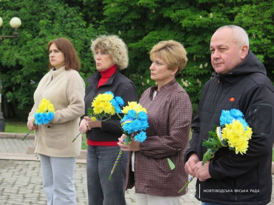 У Жовтих Водах провели в останню путь  37-річного захисника