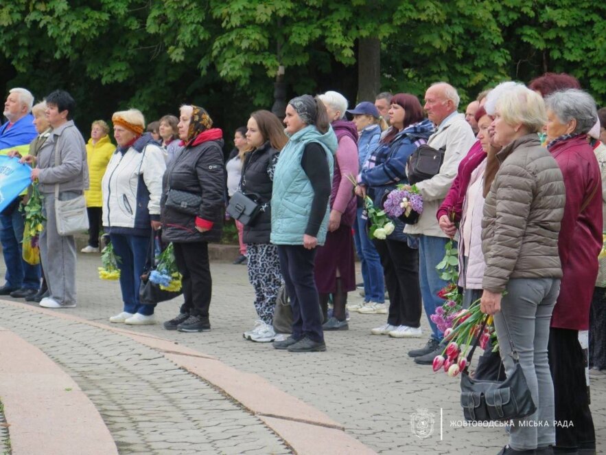 У Жовтих Водах провели в останню путь  37-річного захисника