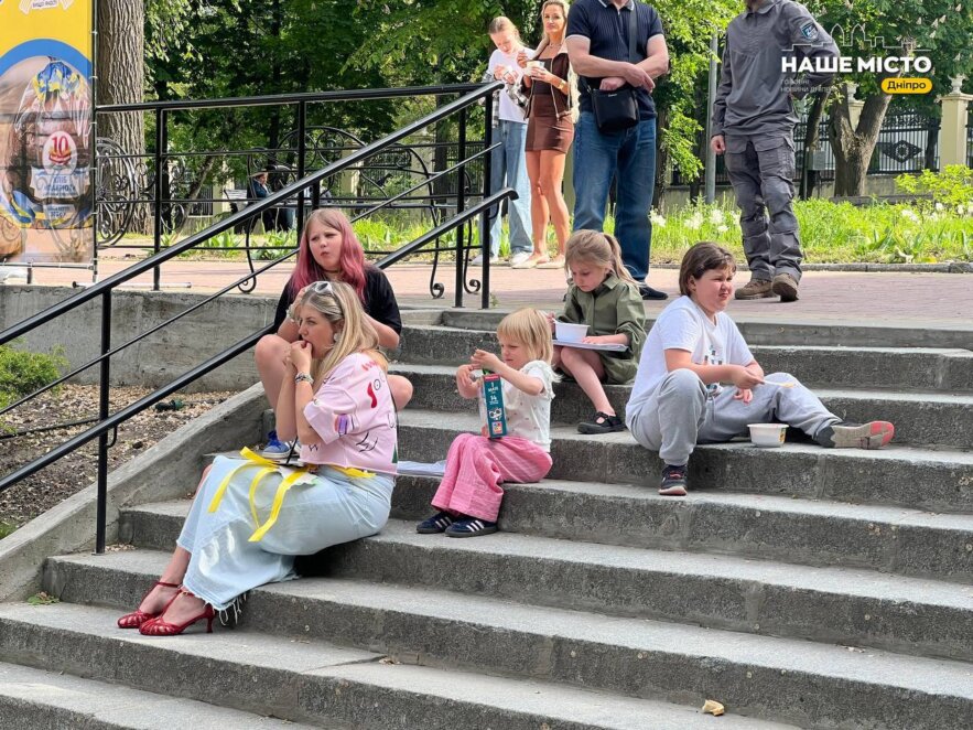 ЕКСКЛЮЗИВ
ОФІЦІЙНО                У Дніпрі встановили національний рекорд, зваривши 200 літрів унікального борщу зі смаженим судаком