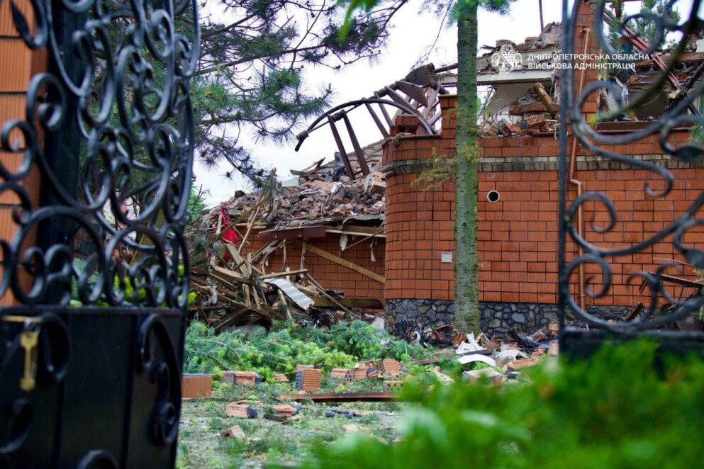 У Дніпрі внаслідок атаки постраждало 3 людини, пошкоджені приватні будинки