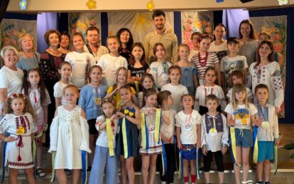 У Дніпрі діти відзначили День Конституції флешмобом, виставкою та творчими майстерками