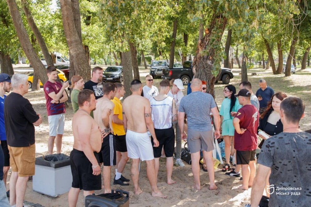 ОФІЦІЙНО                У Дніпрі ветерани змагалися за Кубок Незламності з пляжного волейболу