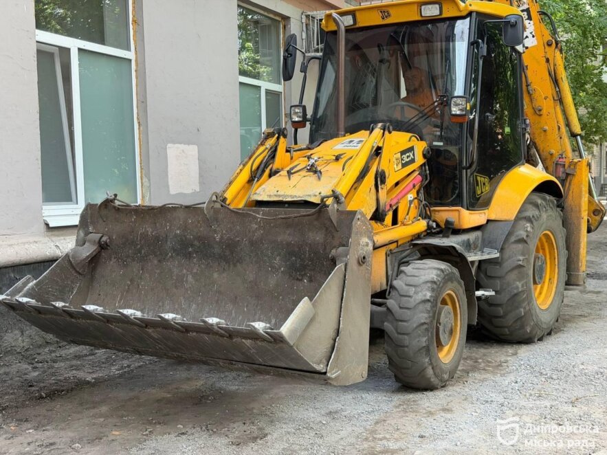 ОФІЦІЙНО                Комфорт та безбар’єрність: у Дніпрі за зверненнями містян ремонтують тротуар на просп. Івана Мазепи