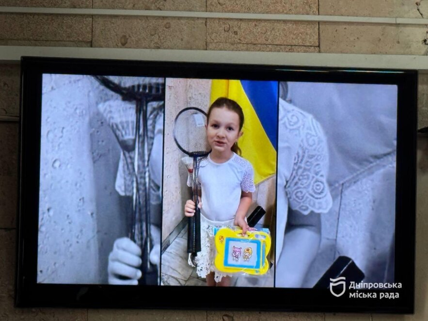 ОФІЦІЙНО                Зібрали сотні подарунків: у Дніпрі об’єдналися заради евакуйованих дітей