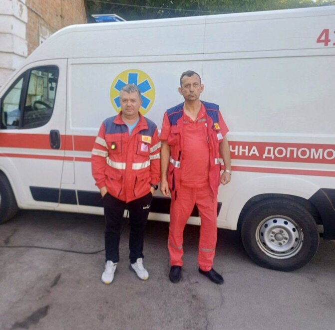 У Нікополі парамедики врятували 14-річну дівчинку, яка вирішила піти з життя через постійні обстріли у прифронтовому місті