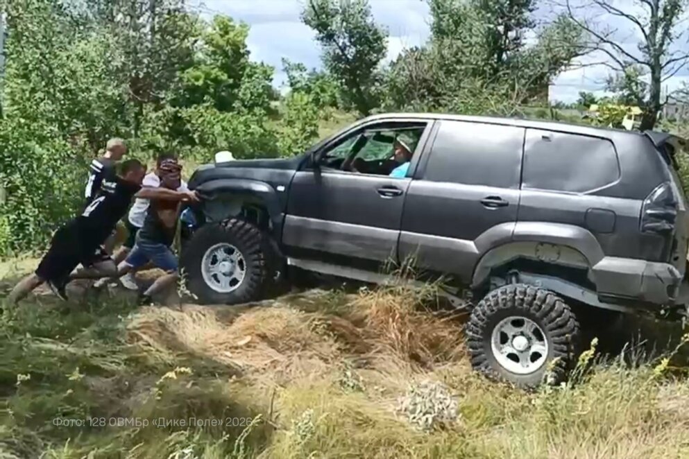 На Дніпропетровщині провели трофі-рейд на підтримку 128 бригади «Дике Поле», який зібрав понад 30 екіпажів