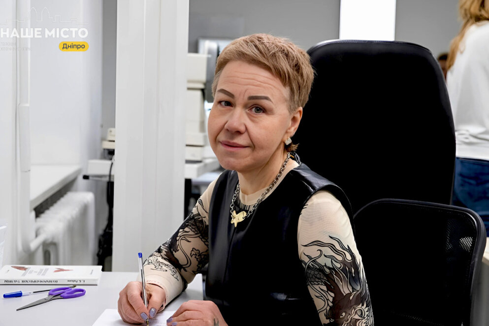 ЕКСКЛЮЗИВ
                                Стильні та безпечні: які сонцезахисні окуляри обирають дніпряни