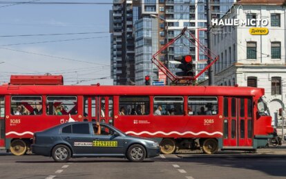 Як у Дніпрі курсує громадський транспорт 30 червня
