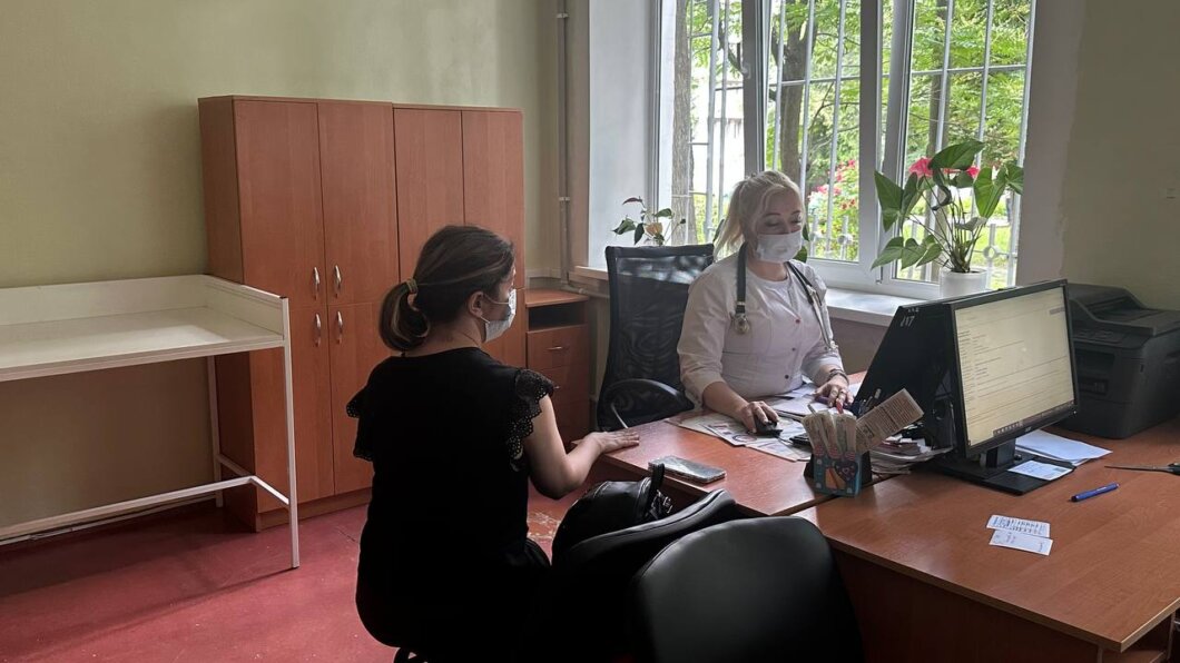 ЕКСКЛЮЗИВ
ОФІЦІЙНО                Відновлення після обстрілу: в амбулаторії Дніпра ремонтують пошкоджені вікна та двері, не припиняючи прийом пацієнтів