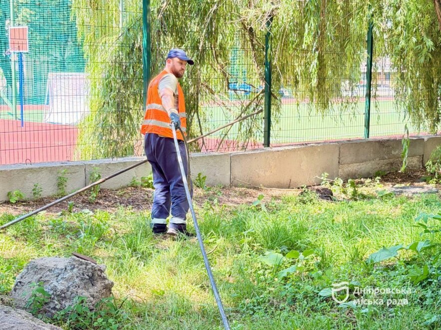 ОФІЦІЙНО                Дніпро зміцнює критичну інфраструктуру: аварії на мережах усувають цілодобово