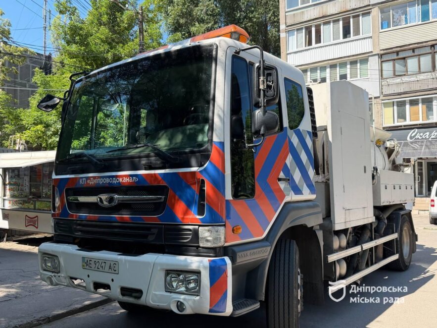 ОФІЦІЙНО                Дніпро зміцнює критичну інфраструктуру: аварії на мережах усувають цілодобово
