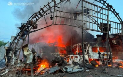 Майже 20 разів ворог атакував область: у Дніпровському районі виникла пожежа на складі комунальної т...